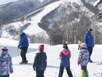 Madarao Snowboard School